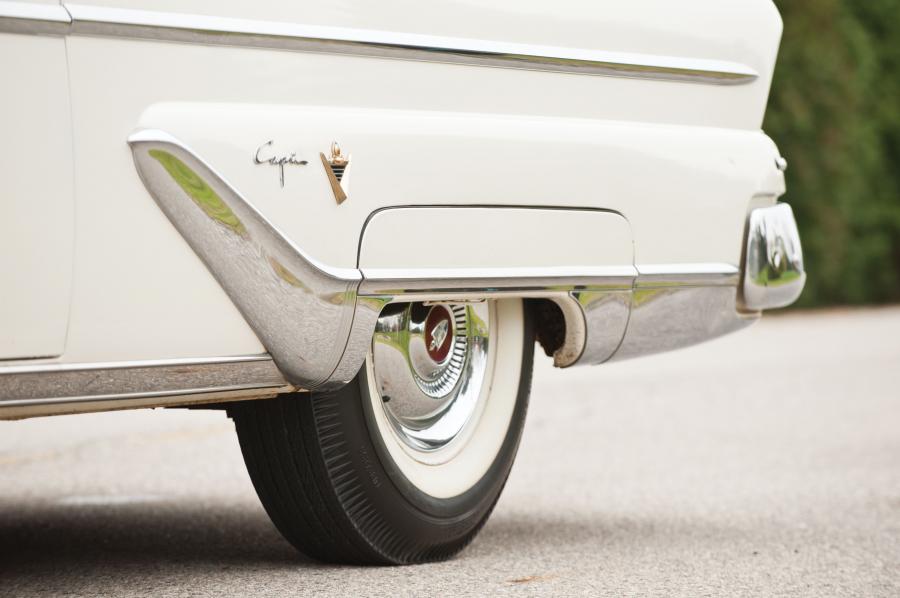 Детали экстерьера Lincoln Capri Special Custom Convertible (76A) 1955 года  (фото 24 из 39)